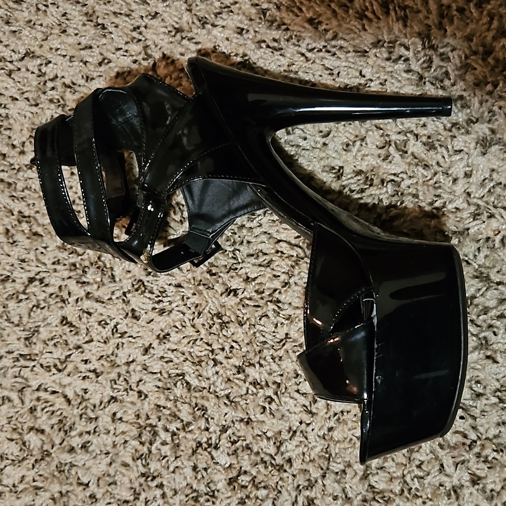 ELLIE STRAPPY PLATFORM HEELS SIZE 12